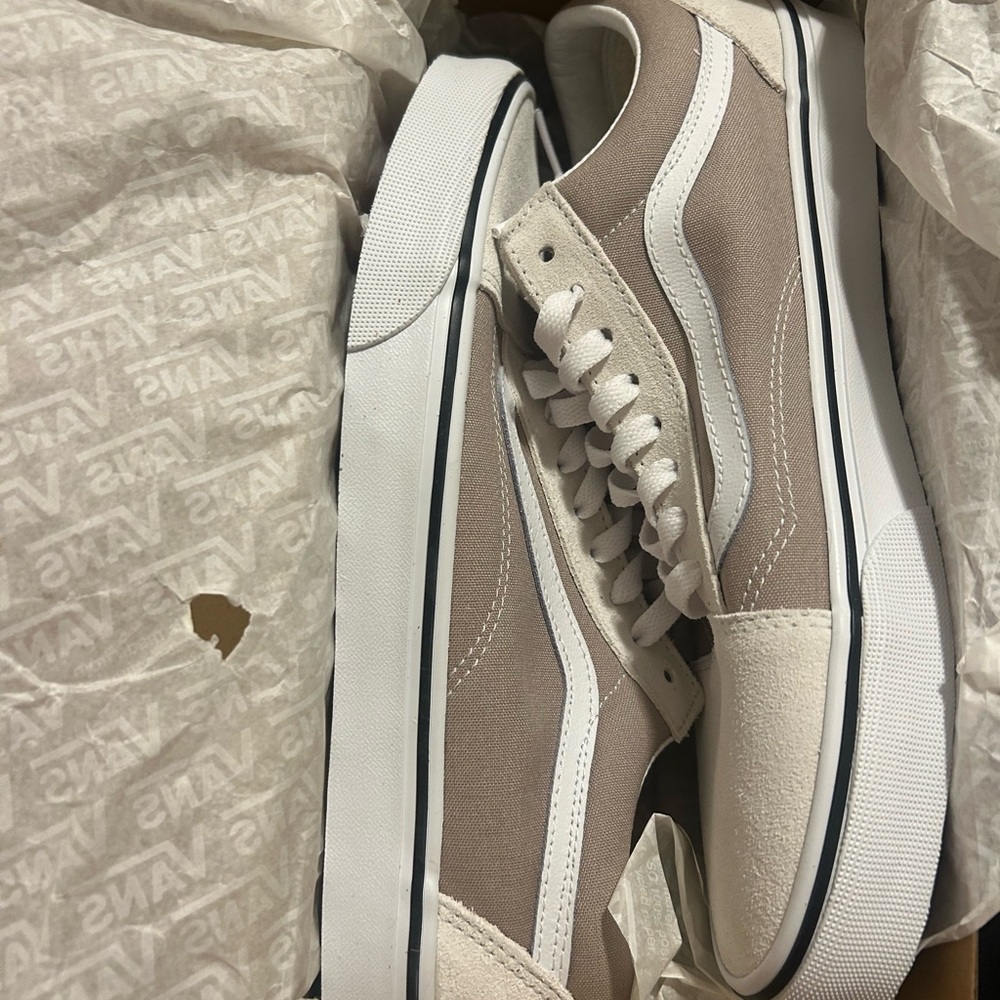 Vans Men's Beige and White Sneakers